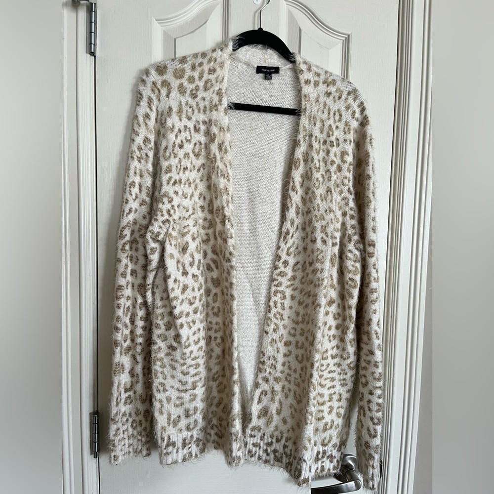 Cream/Cheetah print open sweater. Size 2X